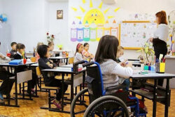Azərbaycanda sağlamlıq imkanları məhdud uşaqlar üçün məktəblərin sayı azalıb -
