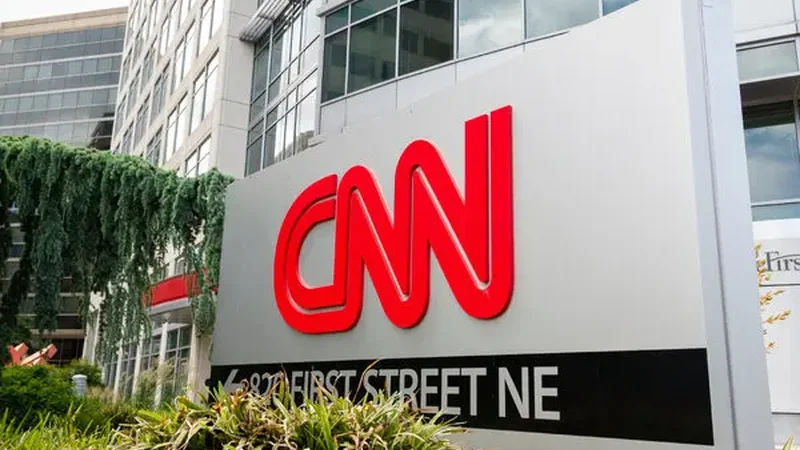 CNN, MS NOW və "Politico" Tramp administrasiyasına qarşı iddia qaldırdı