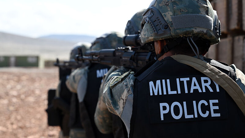 Müdafiə Nazirliyinin rəhbərliyi hərbi polis idarəsinin ƏİK bölüyünün ön əməliyyat bazasında olub - VİDEO