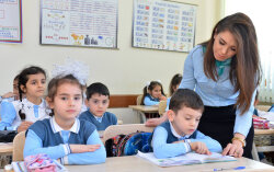 Deputat: Həm şagirdlər, həm də müəllimlər geyim tələblərinə riayət etməlidir