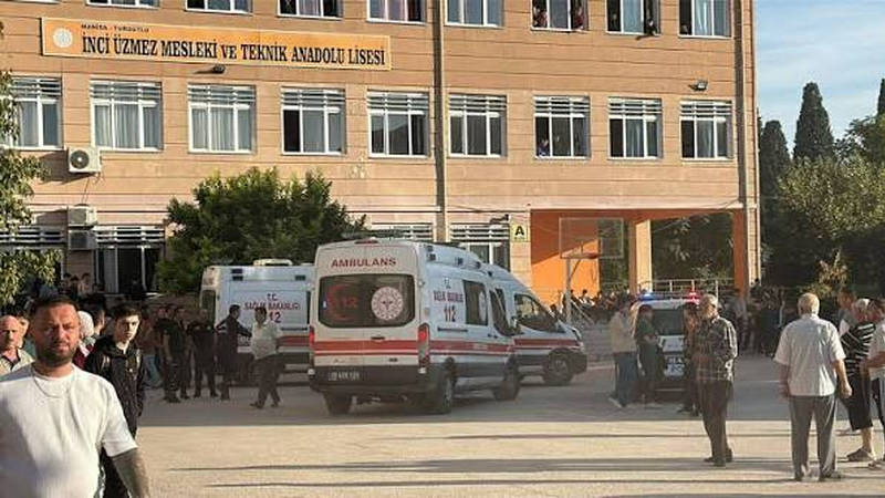 Türkiyədə məktəbin yaxınlığında atışma nəticəsində bir şagird ölüb, dördü yaralanıb