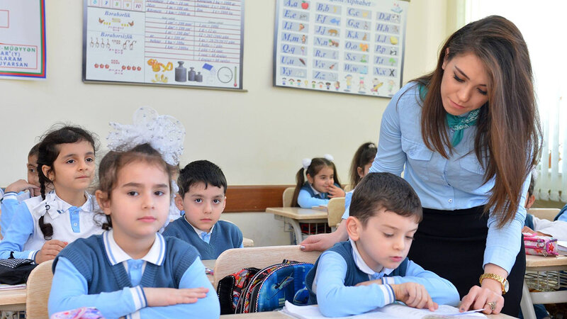 Məktəblərdə geyim qaydaları necə tətbiq edilməlidir? - RƏY