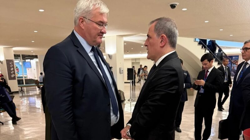 Ceyhun Bayramov Ukraynanın XİN başçısı ilə görüşüb