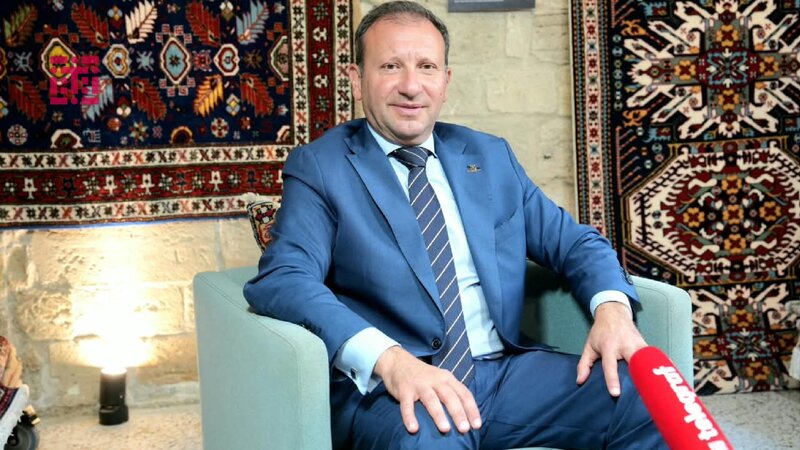 Emin Məmmədov: Biz sıfırdan başlamırıq və ancaq öz tarixi xalçaçılıq ənənələrimizə və çeşnilərimizə istinad edirik