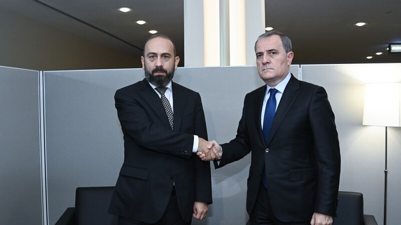 Ceyhun Bayramov və Mirzoyan birbaşa dialoqu davam etdirmək barədə razılığa gəldi