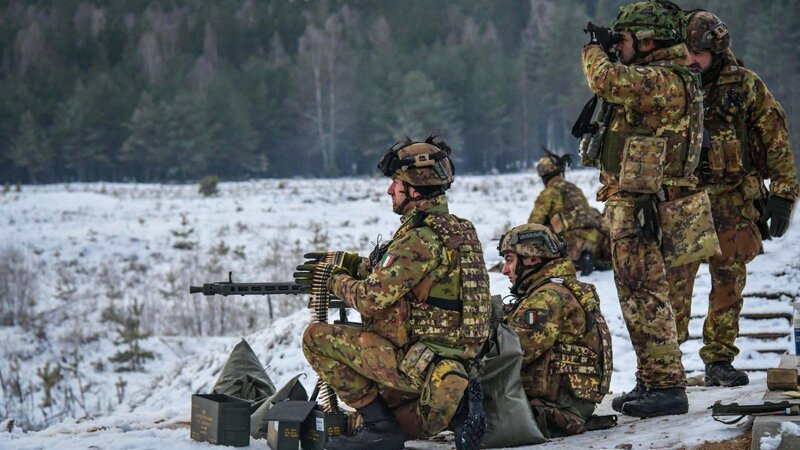 NATO təlimində insident: 4 italiyalı hərbçi yaralanıb