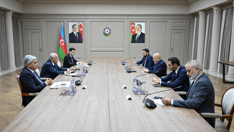 Baş nazir Əli Əsədov Suriyanın iqtisadiyyat və sənaye naziri ilə görüşdü