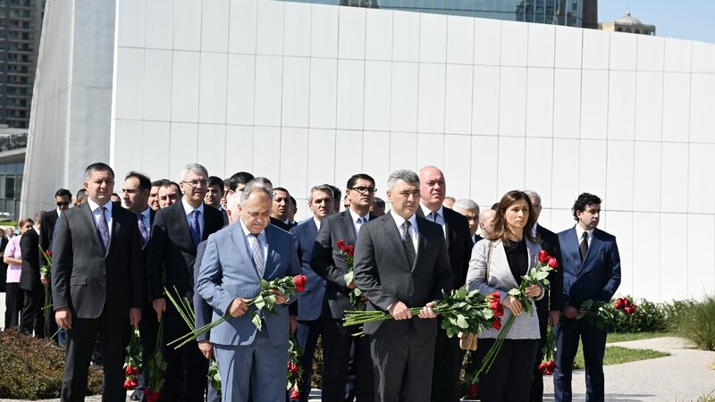 Ali Məhkəmənin kollektivi Zəfər parkını ziyarət etdi