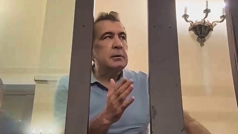 Saakaşvili: Yüz faiz əminliklə təsdiqləyirəm, İvanişvili tezliklə devriləcək