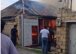 Yevlaxda 3 otaqlı ev yanıb