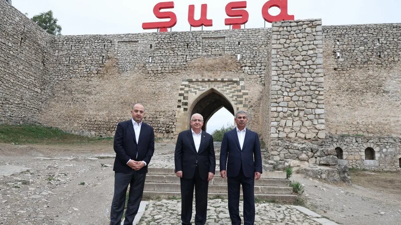 Azərbaycan, Türkiyə və Gürcüstan müdafiə nazirləri Şuşaya baxış keçiriblər - FOTO