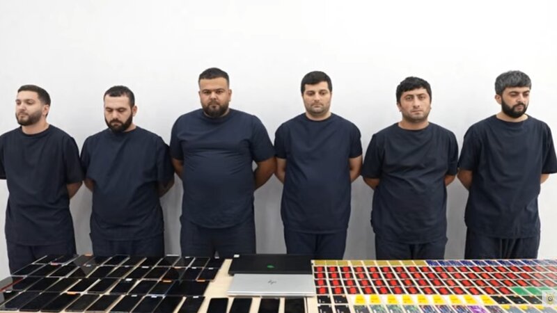 Azərbaycanda 5 milyonluq qumar şəbəkəsi ifşa edildi: 177 bank kartı və 55 telefon tapıldı -