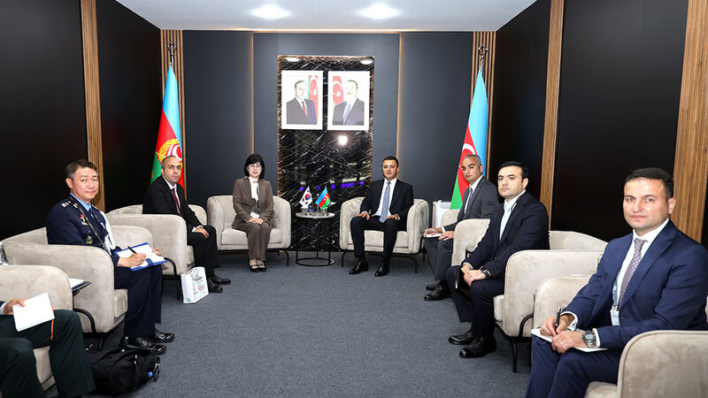 Müdafiə nazirinin müavini "ADEX 2026" sərgisində görüşlər keçirib