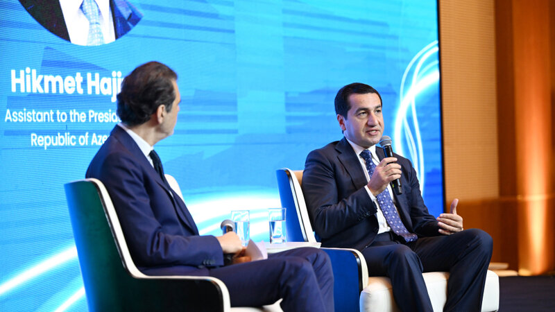 Hikmət Hacıyev: Yekun sülhün imzalanması üçün Ermənistan Konstitusiyasının dəyişdirilməsini gözləyirik