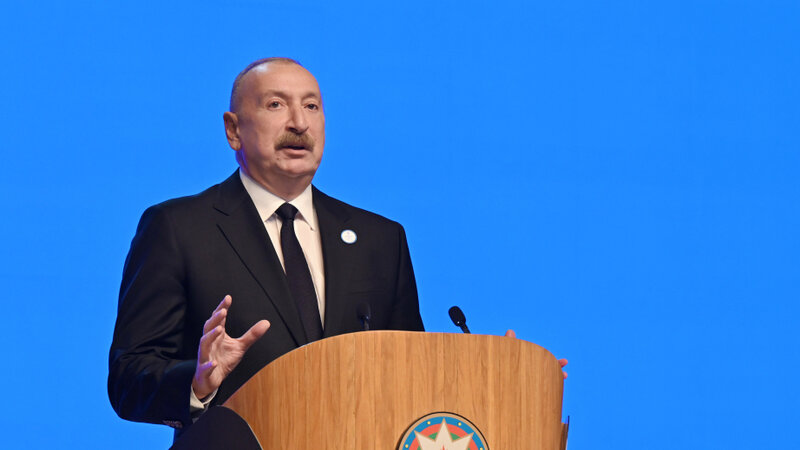 Prezident: Xarici siyasətimizi elə qurmalıyıq ki, heç kim bizim işimizə müdaxilə etməsin