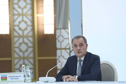 Ceyhun Bayramov Türkmənistanda Orta Dəhlizin artan rolundan danışdı