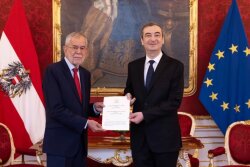 Azərbaycan səfiri etimadnaməsini Avstriya Prezidentinə təqdim etdi