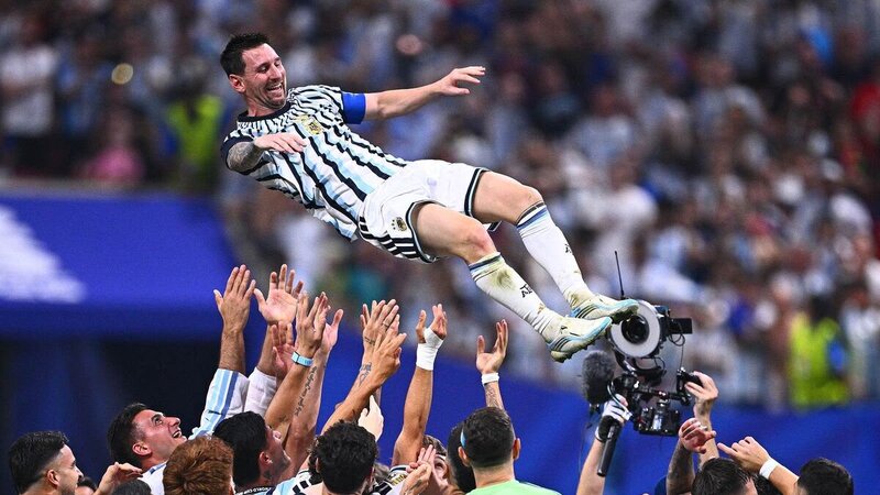 Messi Argentina millisində karyerasını qələbə və qolla başa vurdu