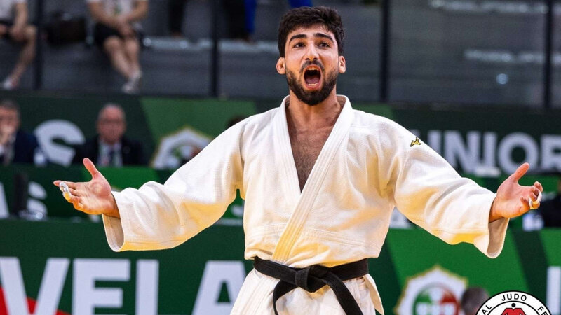 Vüsal Qələndərzadə dünya çempionatına qələbə ilə başladı