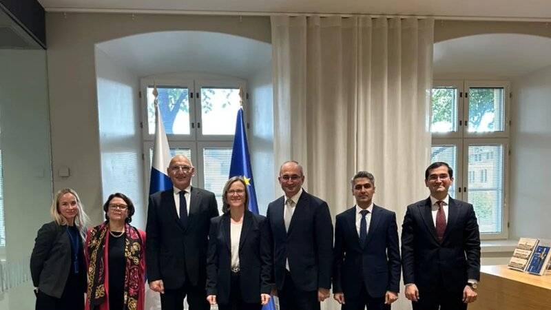 Elçin Əmirbəyov: Sülhün rəsmiləşdirilməsi üçün Ermənistanın zəruri addımlar atmasını gözləyirik