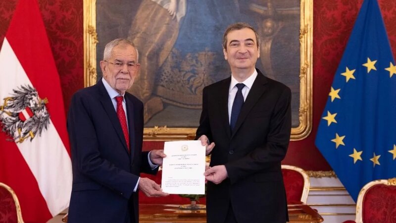 Azərbaycan səfiri etimadnaməsini Avstriya Prezidentinə təqdim etdi