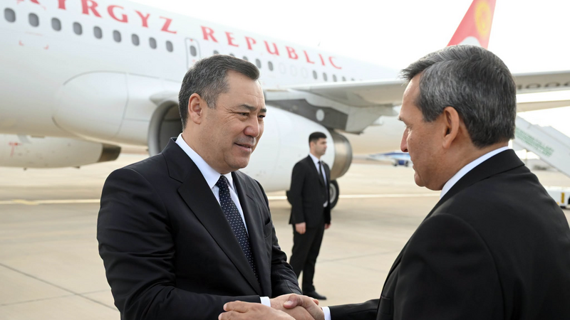 Qırğızıstan Prezidenti Türkmənistanda səfərdədir