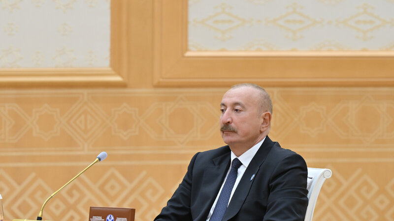 Türkmənbaşı şəhərində Prezident İlham Əliyevin İran Prezidenti ilə görüşü keçirilib -