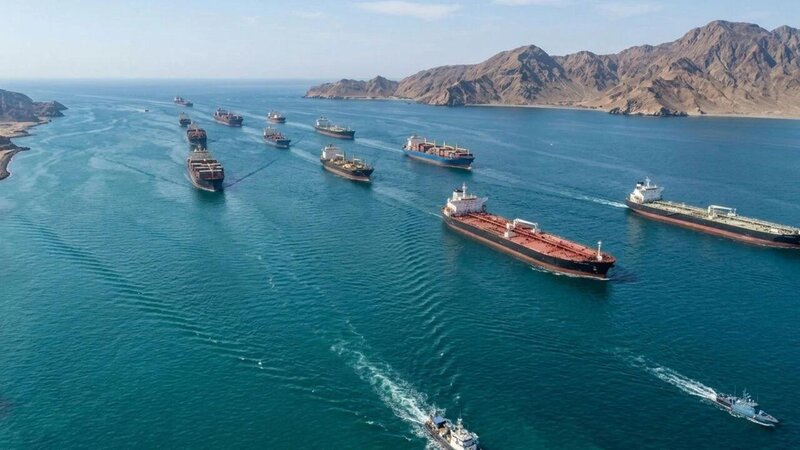 Hörmüz boğazında bir neçə tanker minaya düşüb