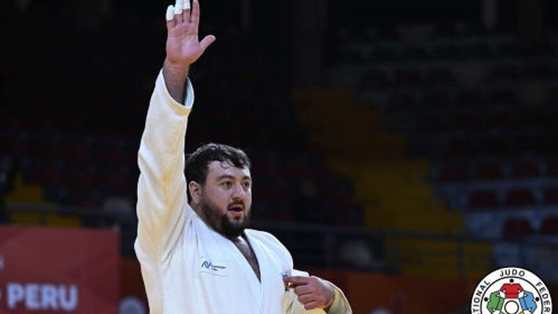 Kənan Nəsibov dünya çempionatında ilk görüşündə qələbə qazandı