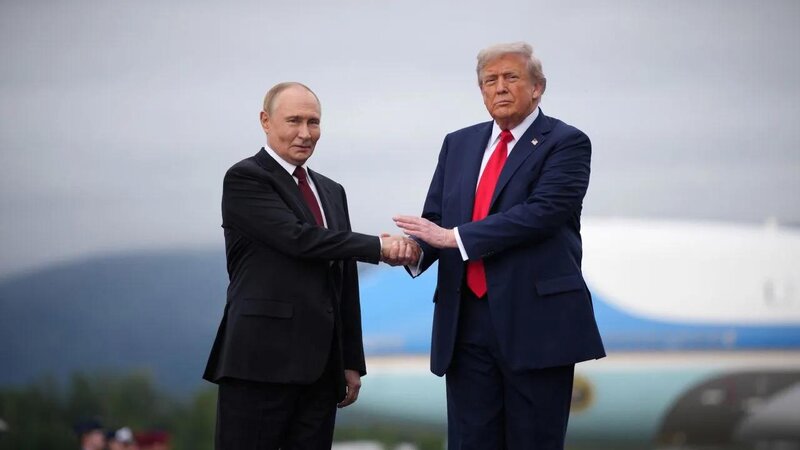 Putin Trampla İran məsələsini müzakirə etdiyini açıqlayıb
