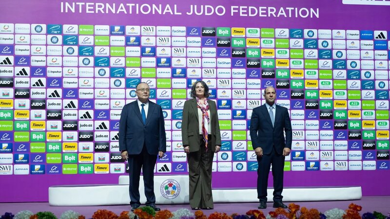 Cüdo üzrə dünya çempionatının bayrağı Qazaxıstana təhvil verildi