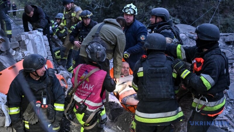 Zaporojyedə yaşayış binasına edilən hücumda ölənlərin sayı 20-yə çatıb