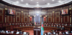 Yeni təyin olunmuş hakimlər Ali Məhkəmədə and içiblər -
