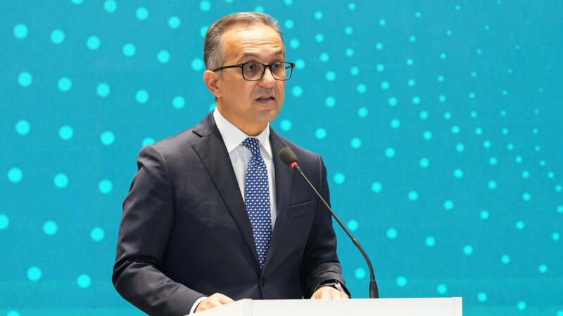 Komitə sədri: Azərbaycanın dünyəvi idarəetmə modeli ilə dini dəyərlər arasında ziddiyyət yoxdur