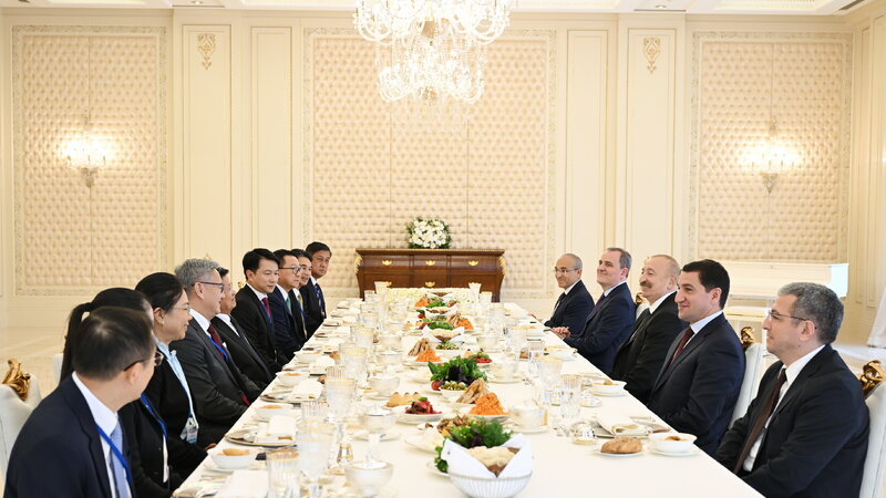 Prezident İlham Əliyevin adından Laos Prezidentinin şərəfinə rəsmi nahar verildi