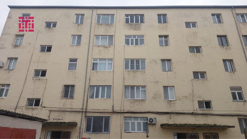 Lənkəranda kişi həyat yoldaşını və 3 yaşlı oğlunu bıçaqladı