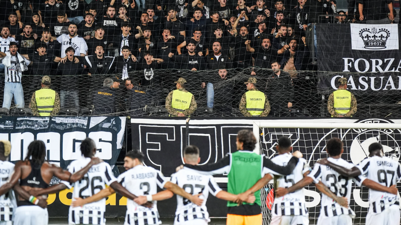"Neftçi" azarkeşlərin təhqiramiz şüarlarına görə 5000 manat cərimələndi