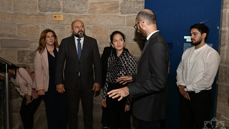 Kamboca Krallığının birinci xanımı Piç Çanmoni İçərişəhərlə tanış oldu -