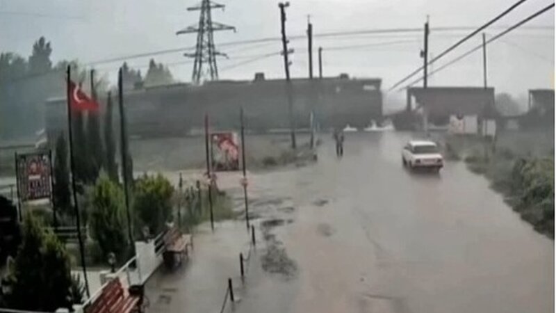 Yol polisi dəmir yolu keçidləri ilə bağlı xəbərdarlıq etdi