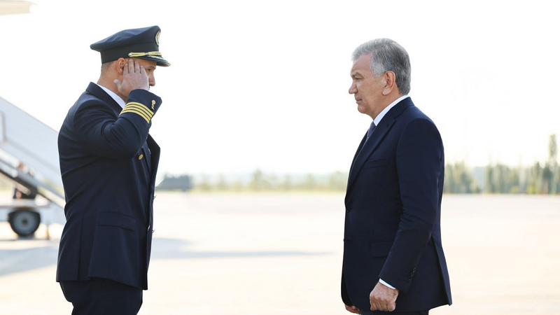 Şavkat Mirziyoyev Azərbaycana yola düşüb