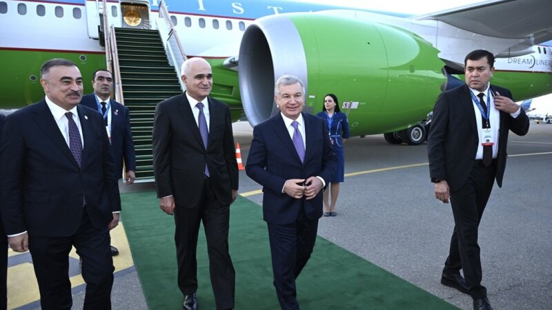 Şavkat Mirziyoyev Azərbaycana səfərə gəldi - YENİLƏNDİ