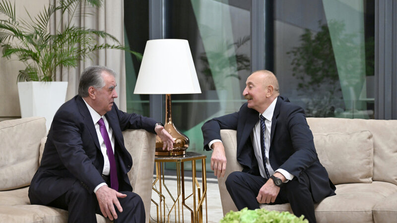 Prezident İlham Əliyev Tacikistan Prezidenti ilə görüşdü -