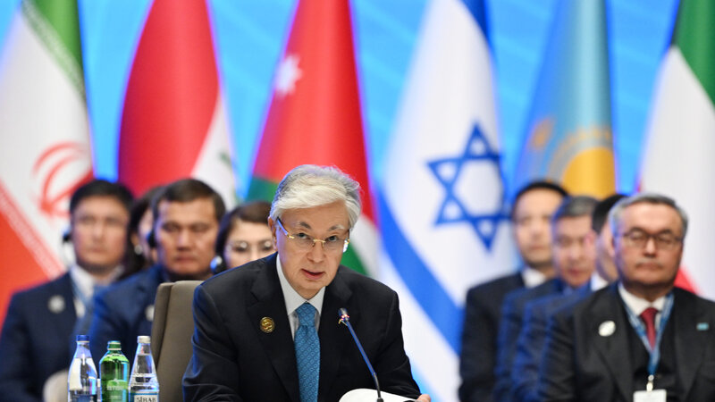 Tokayev AQEM çərçivəsində nəqliyyat əlaqələrinin inkişafı strategiyasını təklif etdi