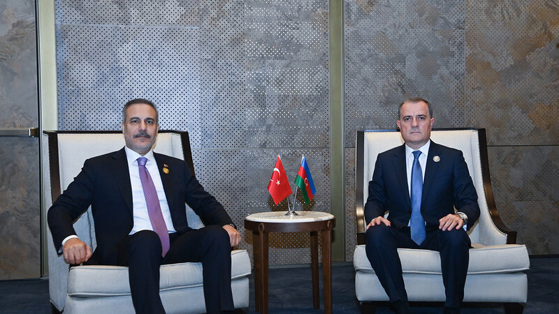 Ceyhun Bayramov Hakan Fidanla görüşüb