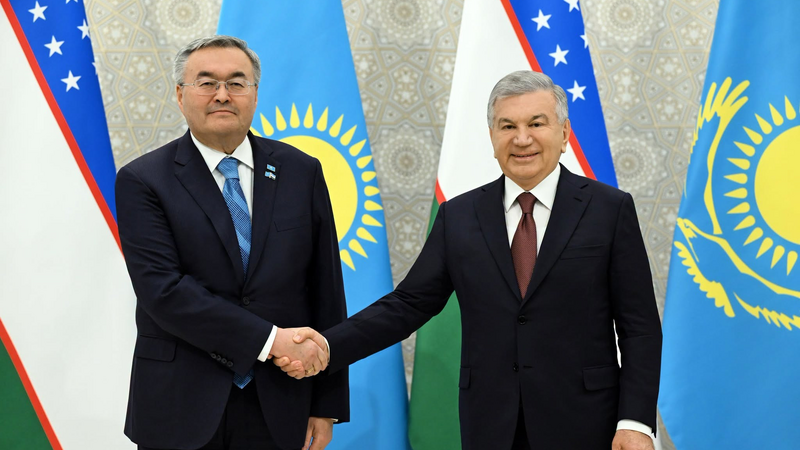 Özbəkistan və Qazaxıstan strateji tərəfdaşlığı gücləndirir