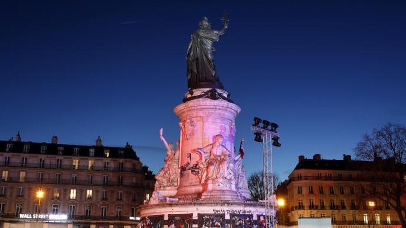Parisin bir neçə küçəsində komendant saatı tətbiq edildi