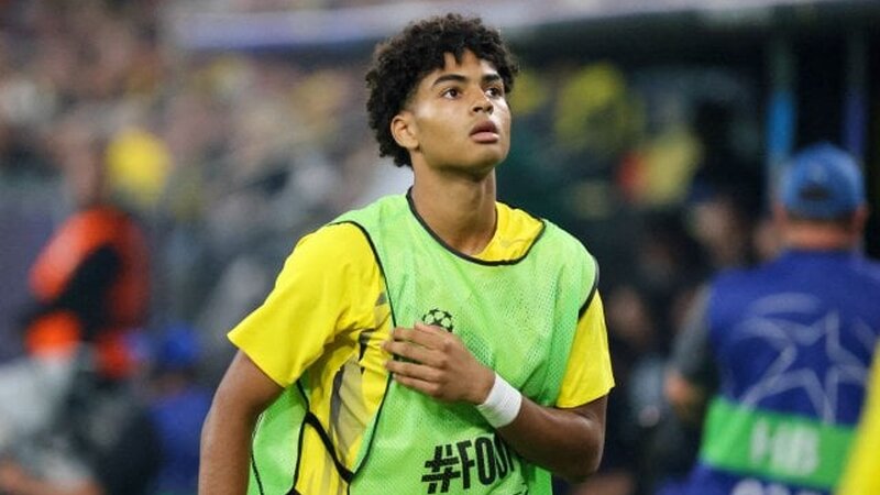 Premyer Liqa klubu “Borussiya Dortmund”un futbolçusunu istəyir