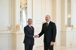 İlham Əliyev Hindistanın xarici işlər nazirini qəbul etdi