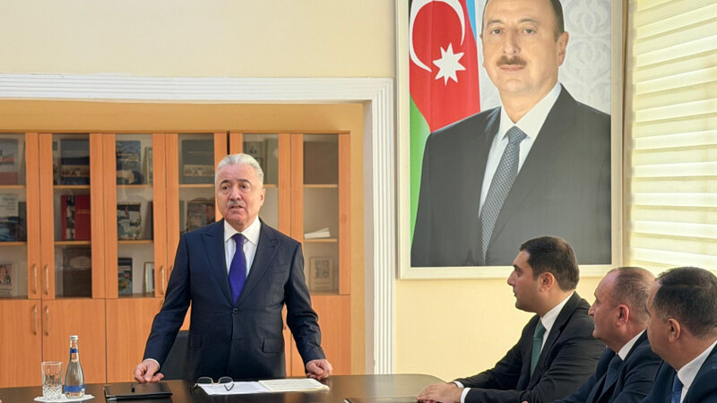 Yardımlı Rayon İcra Hakimiyyətinin başçısı kollektivə təqdim olundu