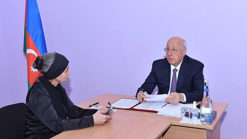 Zakir Fərəcov sakinlərlə səyyar qəbul keçirdi -